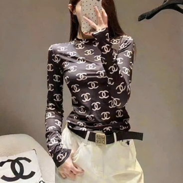 Áo thun nâu giữ nhiệt họa tiết hãng Chanel