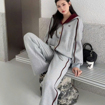 Set áo khoác có nón quần dài suông Celine 