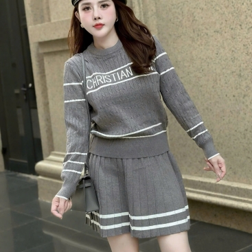 Set bộ len áo tay dài váy ngắn xòe Dior