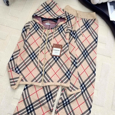Set áo có nón quần dài suông nữ Burberry