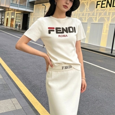 Set áo thun váy dáng ôm dài trắng đen Fendi
