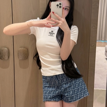 Set áo thun trắng quần short xanh ngắn nữ Fendi