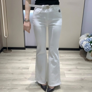Quần dài ống loe màu trắng Chanel
