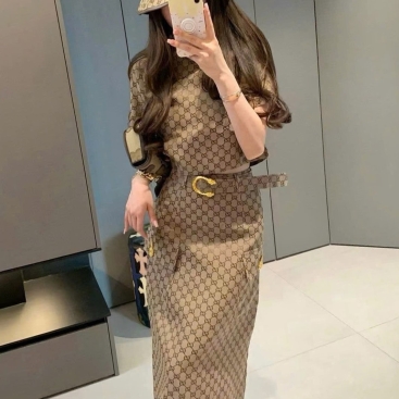 Set áo ngắn chân váy ôm dáng dài nâu Gucci