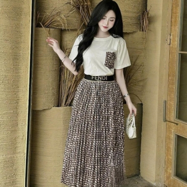 Set váy dài áo thun tay ngắn Fendi
