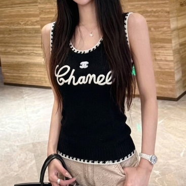 Áo ba lỗ đen viền trắng Chanel