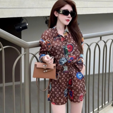 Set bộ áo sơmi quần ngắn nữ Louis Vuitton