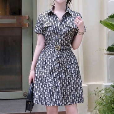 Áo đầm Dior kèm dây nịt cùng màu