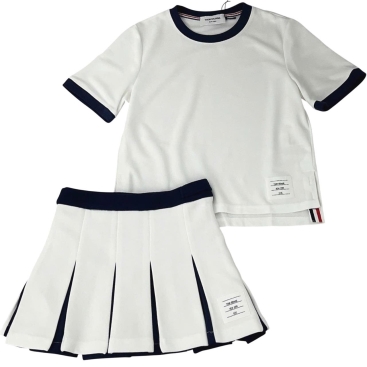 Set bộ áo thun váy xếp ly Thom Browne