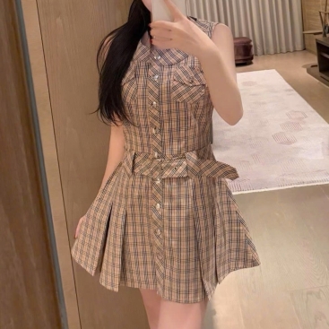 Áo đầm nữ Burberry sát nách dáng váy xòe