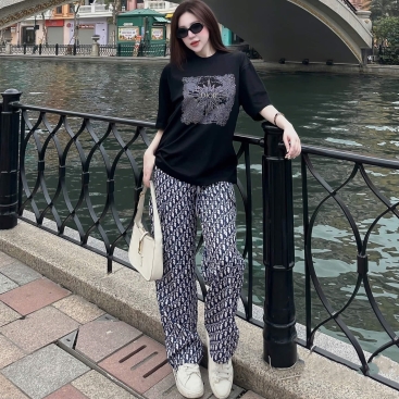 Set áo thun quần dài họa tiết thời trang Dior