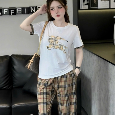Set bộ nữ áo thun quần dài Burberry