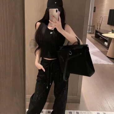 Set bộ áo thun quần ống đứng Alexander Wang