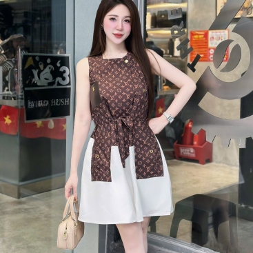 Đầm xòe phối màu sát nách LV