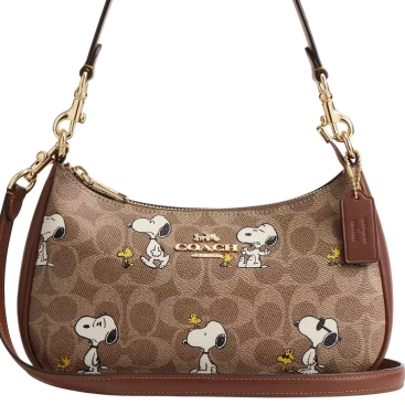Túi Coach X Peanuts Teri Shoulder Bag In Signature Canvas With Snoopy Print CBJ88