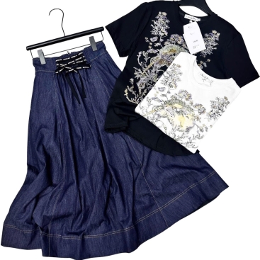 Set áo thun họa tiết váy dài jean Dior