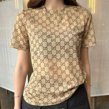 Set áo thun tay ngắn cổ tròn kèm quần short nữ Gucci