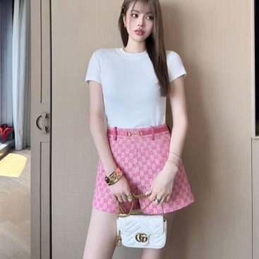 Quần short nữ lưng cao Gucci màu hồng