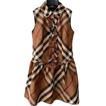 Đầm sát nách nâu Burberry
