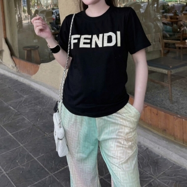 Set bộ áo thun tay ngắn quần dài nữ Fendi