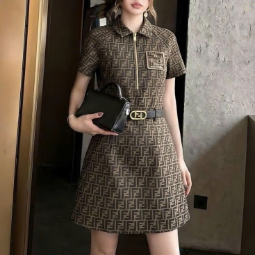 Áo đầm nữ nâu kèm thắt lưng Fendi