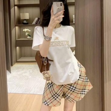 Set áo thun quần short nữ nâu Burberry