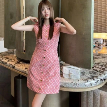 Đầm hồng sát nách nữ LV