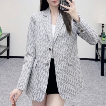 Áo vest xám họa tiết hãng Dior