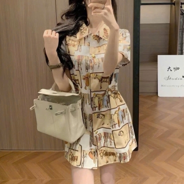 Áo đầm họa tiết vàng dáng xòe Hermes