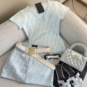 Set áo thun váy ngắn kèm thắt lưng xanh dương Fendi