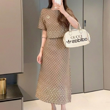 Set áo tay ngắn váy dài ôm Gucci