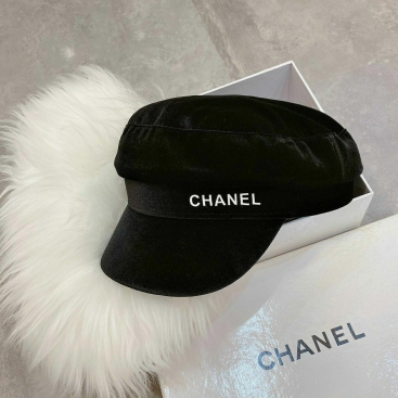 Nón kết nữ Chanel viền logo