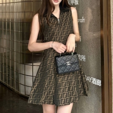 Đầm nữ sát nách cổ polo dáng xòe Fendi